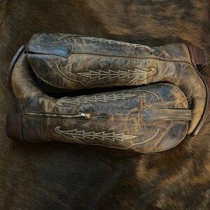 Rock Em Brand Wide Calf Boot. These are a size 9, they’ve been worn once.